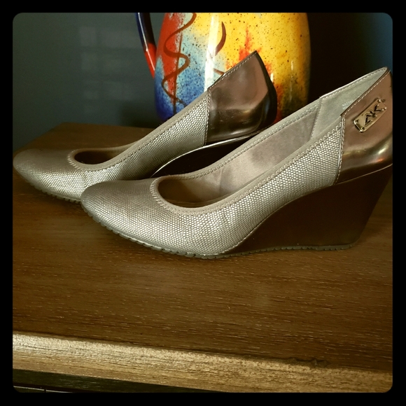 anne klein silver shoes